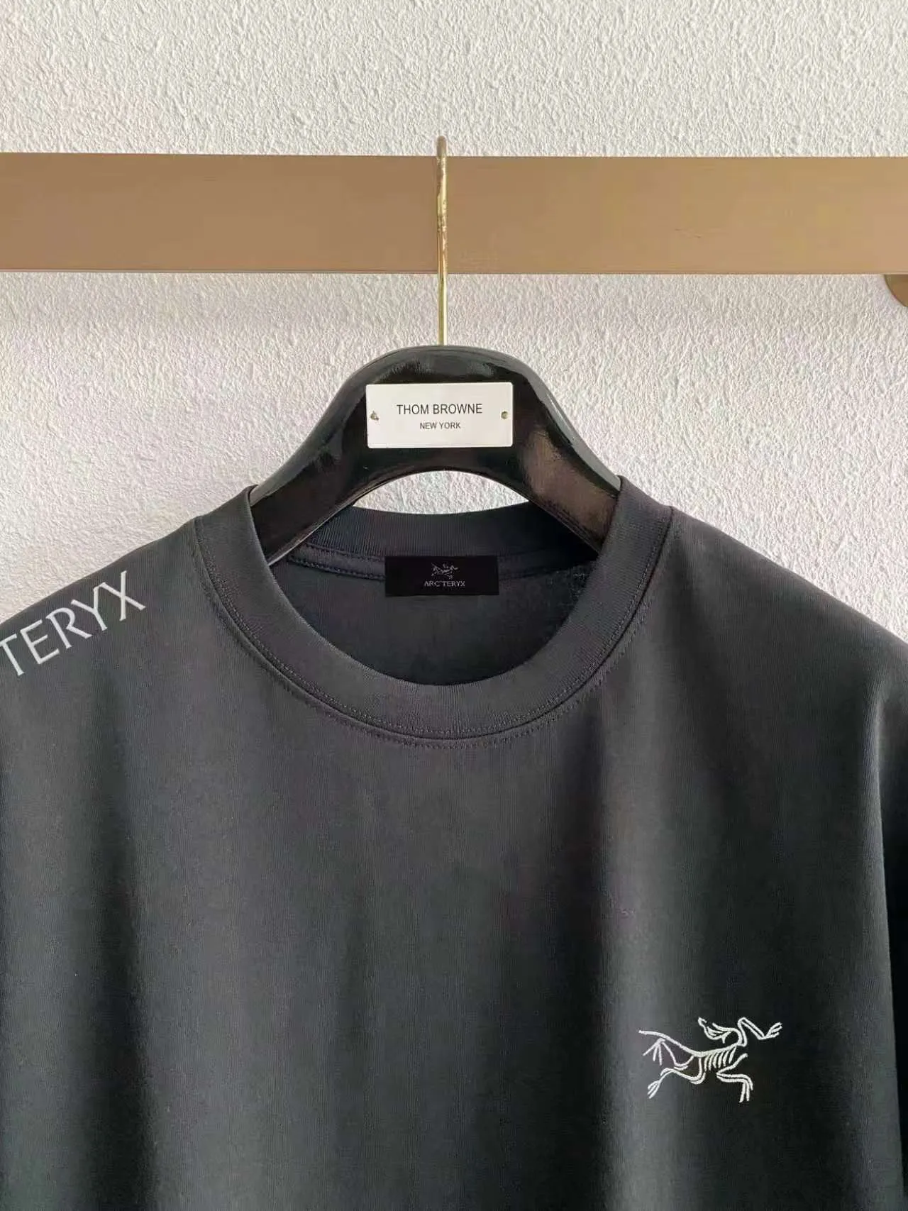 Arc’ter/ logo New Arrival ， ， ， ， T Same Style。 :Black White Blue Gray Size:S（90-130 ） M（125-140 ） L（135-160 ） XL（160-180 ） XXL（180 ）